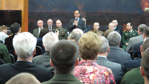 Conmemoran la fundación de las fuerzas de defensa aérea de Rusia y la reunificación de Vietnam